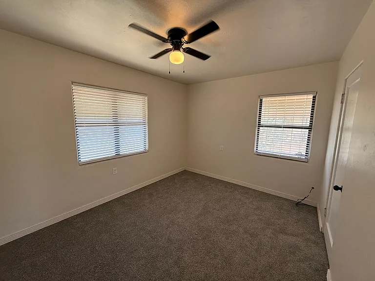 1835 Palomas Dr NE — Photo 10