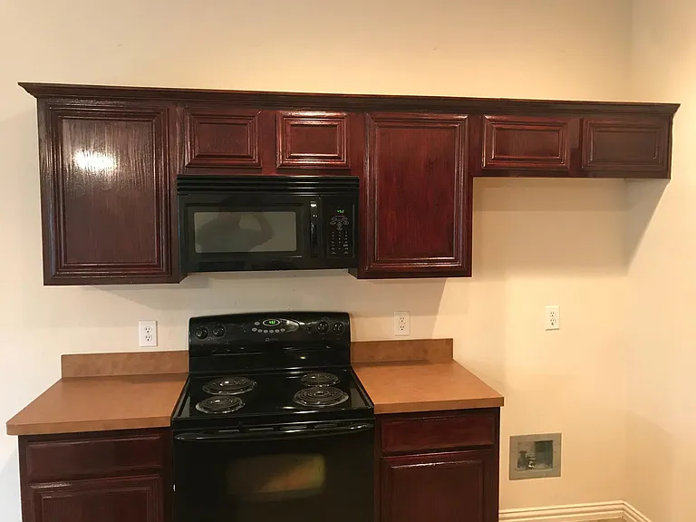 8732 Manhattan Ave — Photo 7