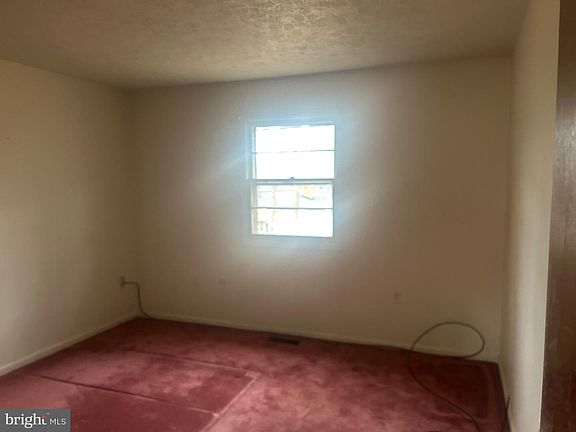 5th image of 37676 Beverly Dr