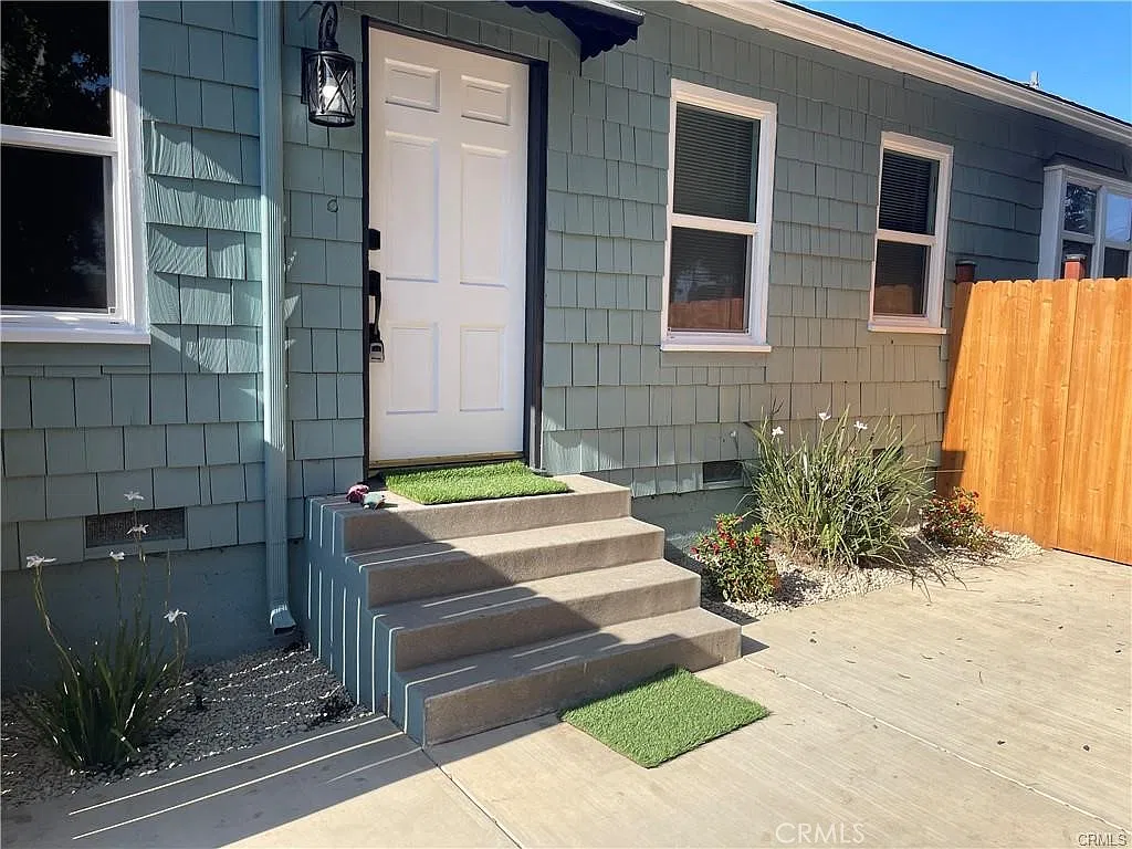 2 bed, 925 sqft, $3,250 — Photo 1