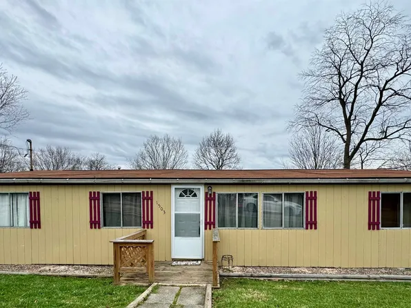 1503 Maple Dr, Fairmont, WV 26554