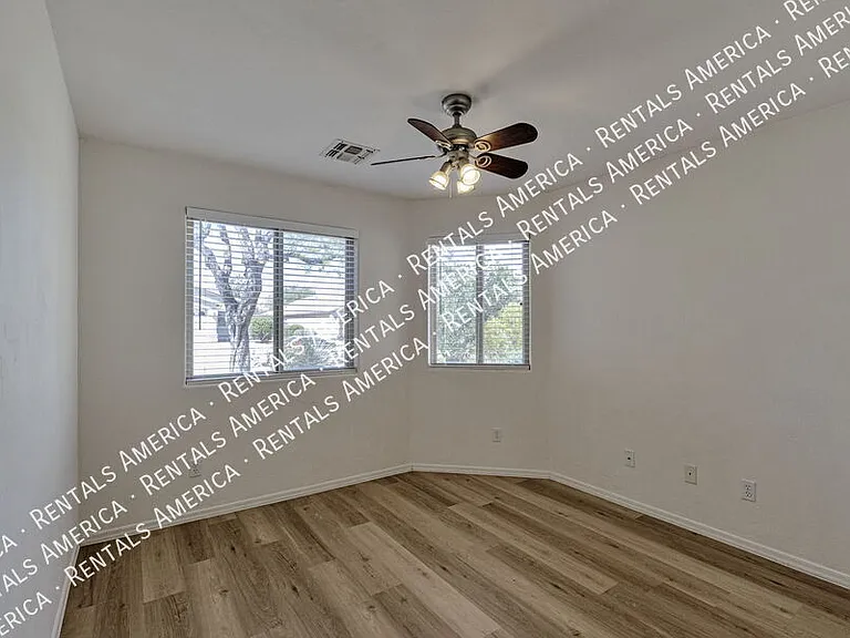 8421 S Burien Rd — Photo 23