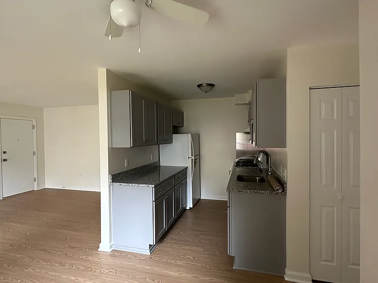 5402 85th Ave #104 — Photo 7
