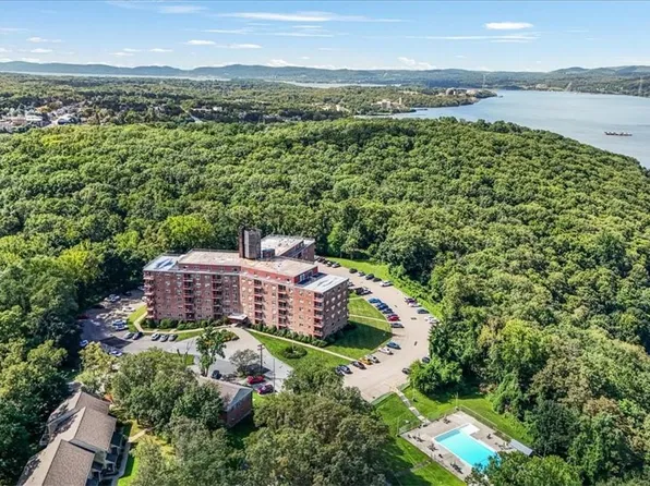 1 Lakeview Drive #PH5, Peekskill, NY 10566