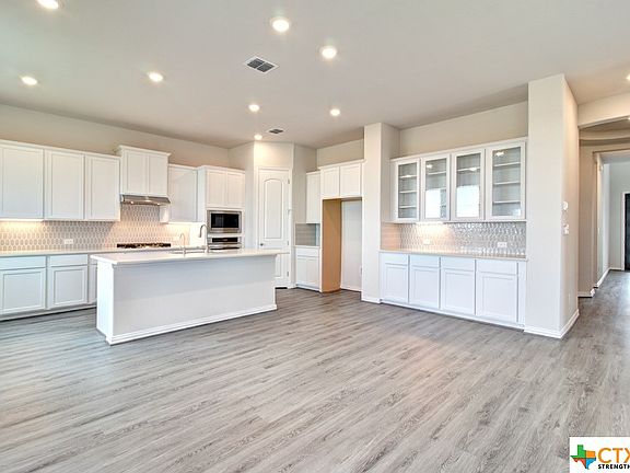 3rd image of 2086 Chelsea Grv