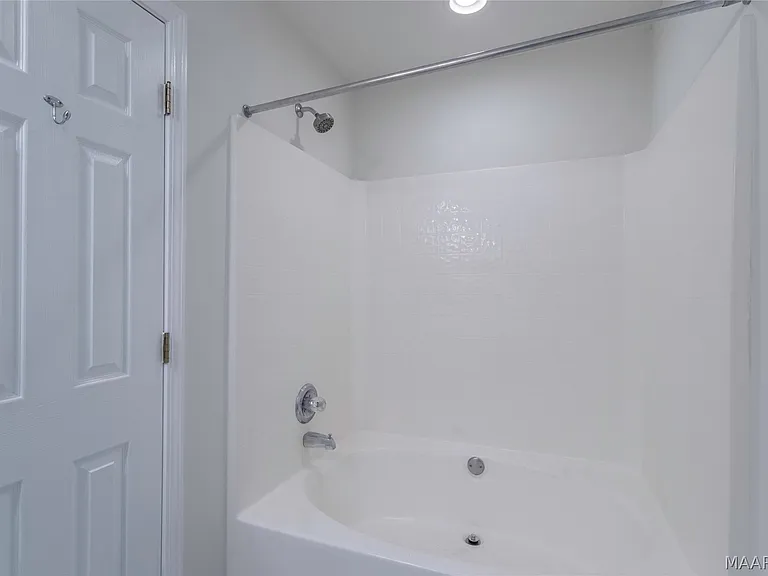 1161 Stafford Dr — Photo 19