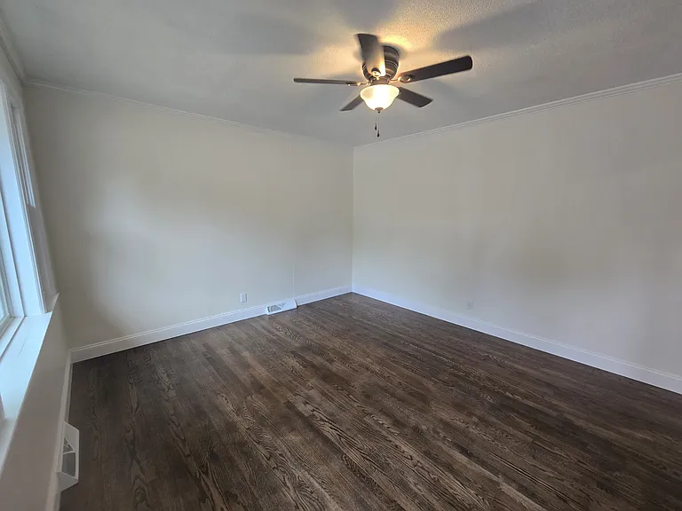605 Cherokee St — Photo 2