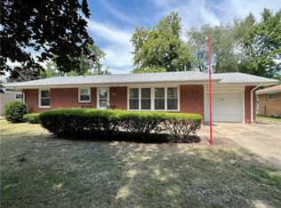 1524 Bell Ave, Mattoon, IL 61938