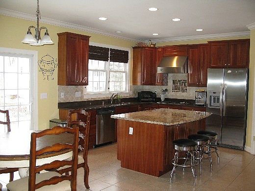 2nd image of 717 Monterey Ave