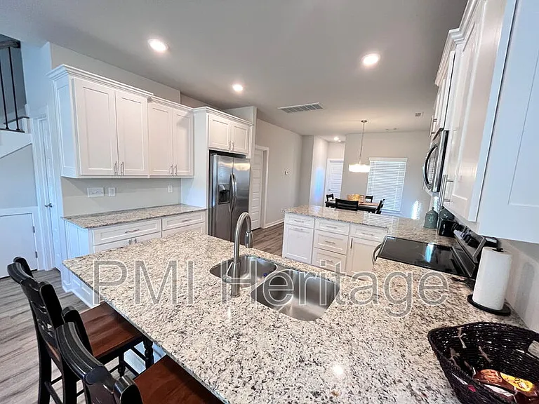 1452 W Sligo St — Photo 5