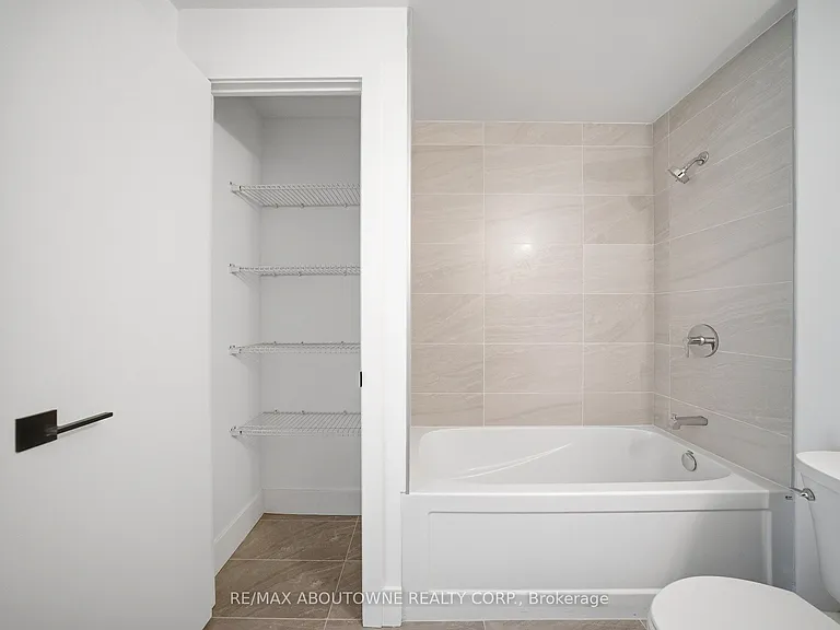2782 Barton St E #516 — Photo 8