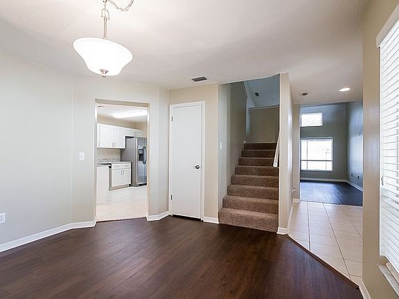 3rd image of 1828 Erin Brooke Dr