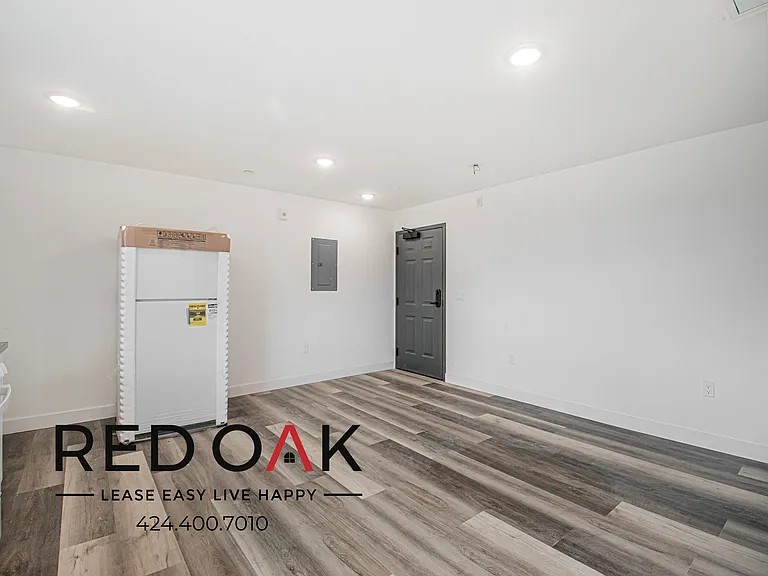2837 San Marino St #301 — Photo 5