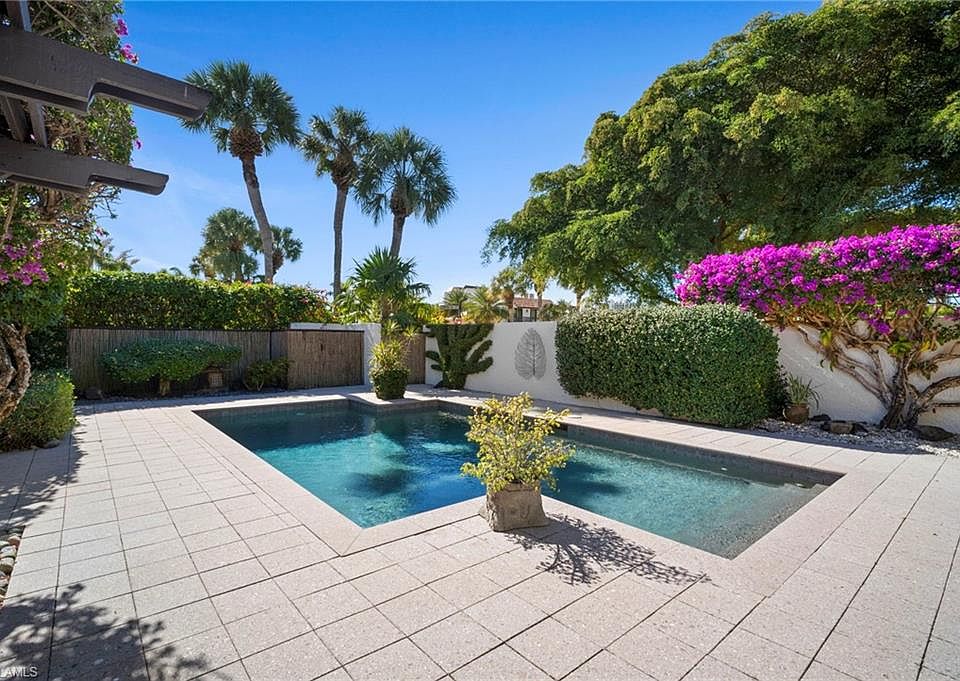 1st image of 500 Tierra Mar LN E