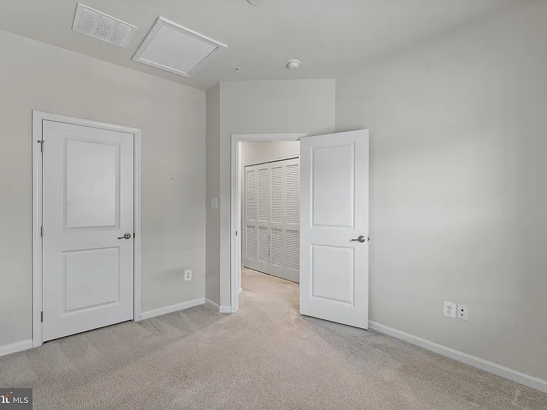 2657 Richmond Way — Photo 36