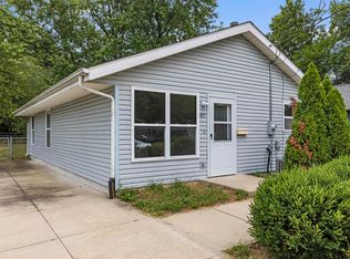 5315 Garden Plain Ave, Loves Park, IL 61111