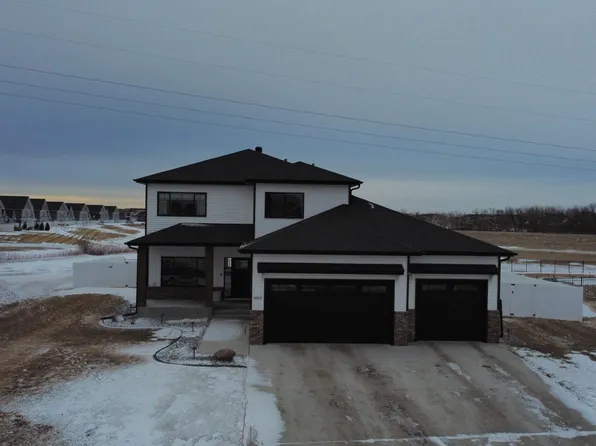 6012 31st St S, Fargo, ND 58104