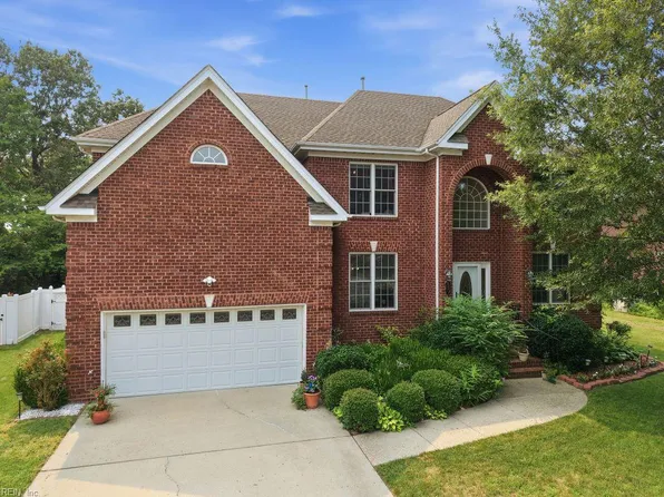 557 Hunts Pointe Dr, Virginia Beach, VA 23464