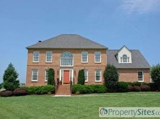 1124 N Fairway Dr, Forest, VA 24551