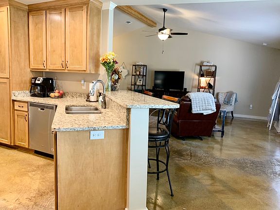 5th image of 5909 Southampton Pl #26A