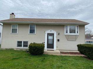 427 Beaver Dr, Streamwood, IL 60107