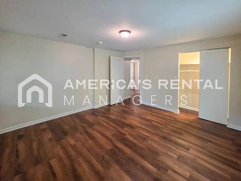 609 Quebec Dr — Photo 27