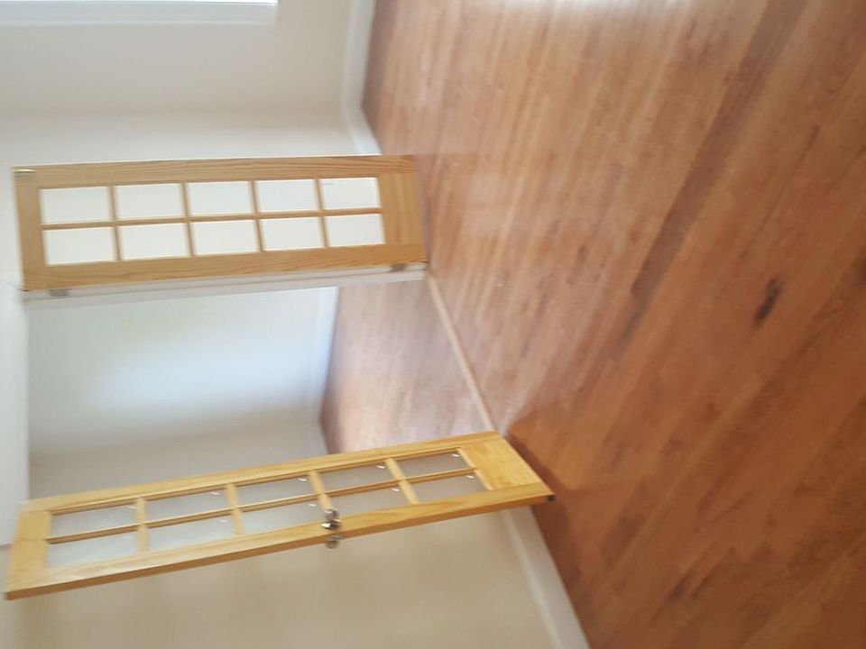 1st image of 109 Sterling St APT 6