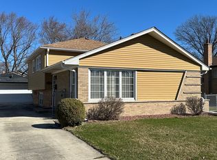 4716 W 98th Pl, Oak Lawn, IL 60453
