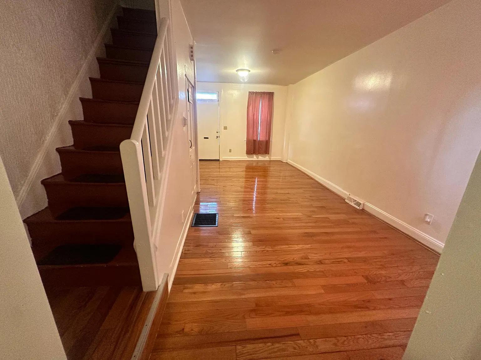 18 E Andrew St — Photo 2