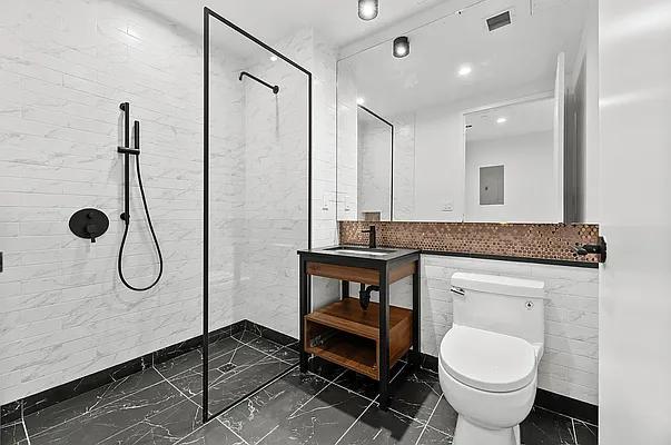 Rented by West 124th Manager LLC | media 70