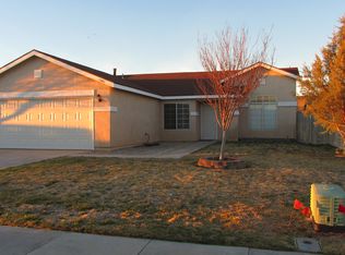 1441 Bedford Ave, Rosamond, CA 93560