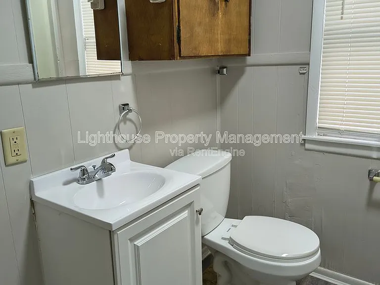 3040 Temple St — Photo 5