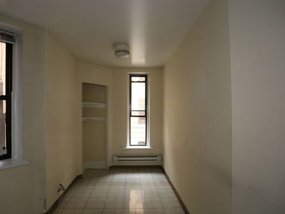 5th image of 438 W Belden Ave #D30