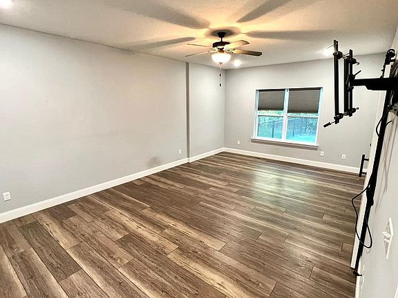 5th image of 108 Red Oak Ln