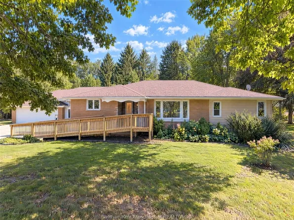 10156 Longwoods Rd, Chatham Kent, ON N7M 5J7
