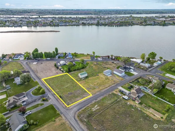 8289 NE Teal Road, Moses Lake, WA 98837