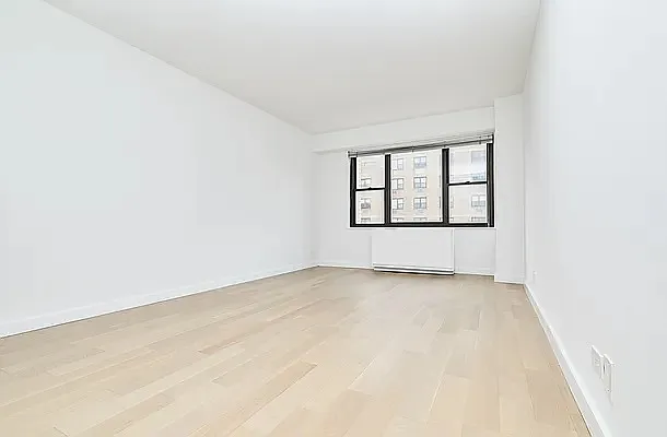 Bedroom, photo 1