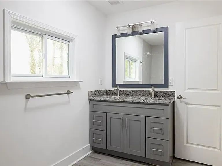 1267 Graymont Dr SW — Photo 33
