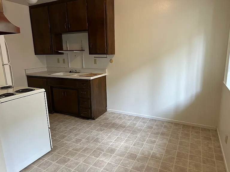 803 Walnut St #E — Photo 8
