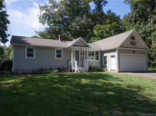 21 Sequassen Rd, Farmington, CT 06032