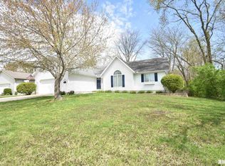 868 Cherokee Dr, Springfield, IL 62711