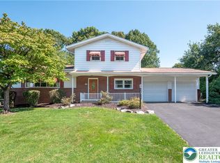 2530 Rosewood Dr, Bethlehem, PA 18017