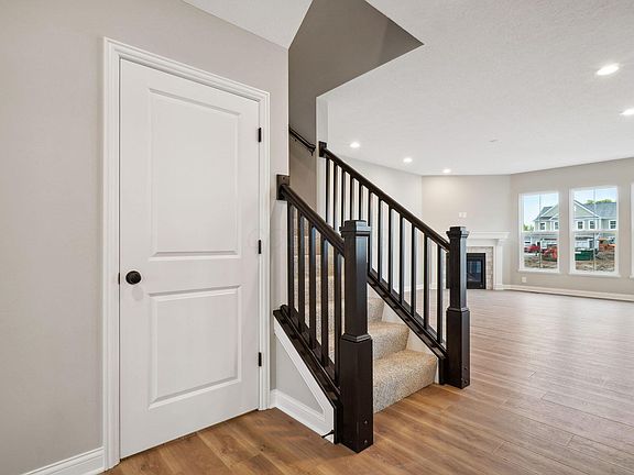 5th image of 6960 Barksdale Dr