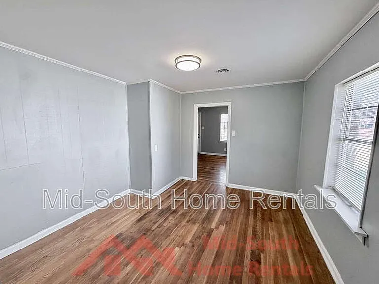 2054 Benford St — Photo 8