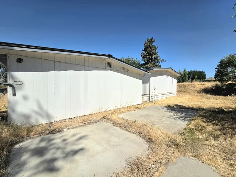 1529 NW Avon Ct — Photo 19