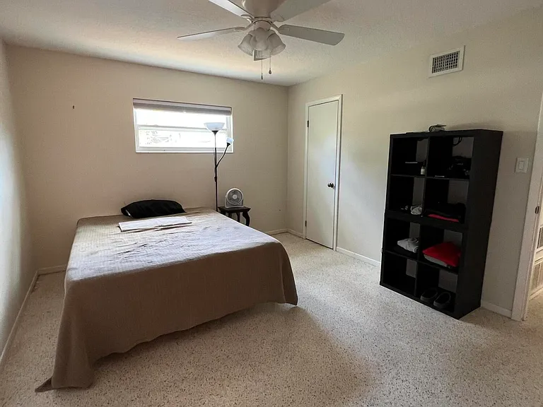 987 Kings Post Rd — Photo 16