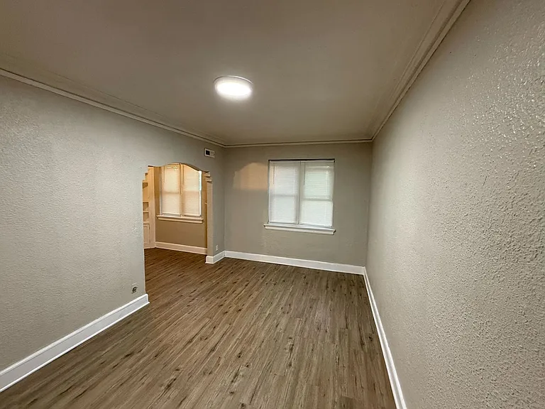 4252 N Teutonia Ave — Photo 10