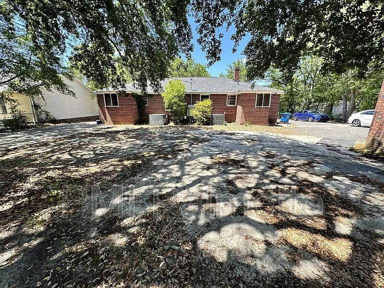 1719 Burnham St — Photo 15