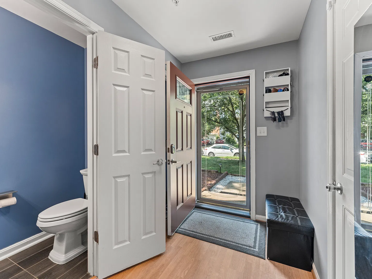 3 bed, 2.5 bath, 1736 sqft, $3,200 — Photo 3