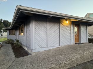 566 Greenwood Ave, Reedsport, OR 97467